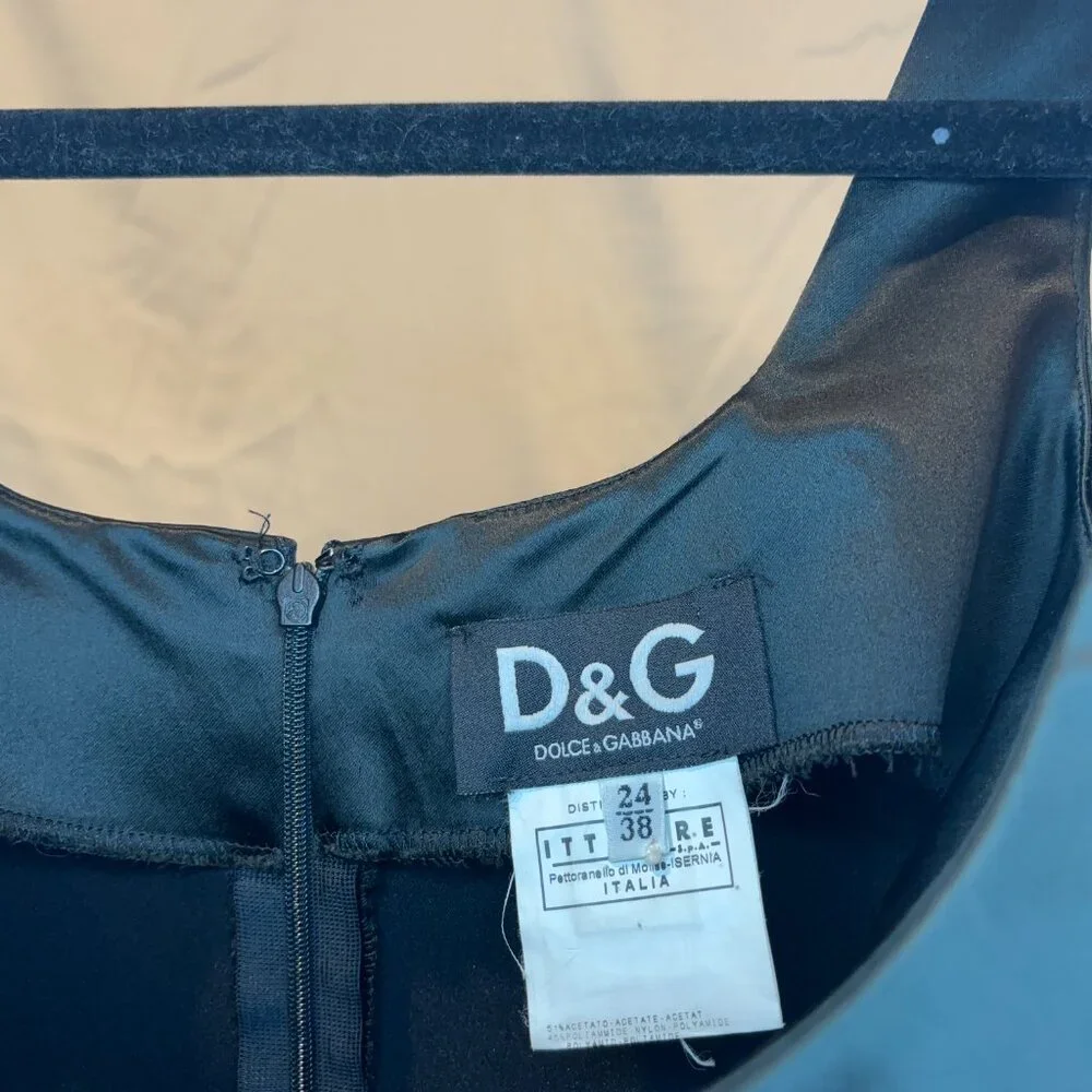 DOLCE AND GABBANA NWOT SIZE XXS  FITTED SATIN DRESS LBD D&G - Picture 4 of 4